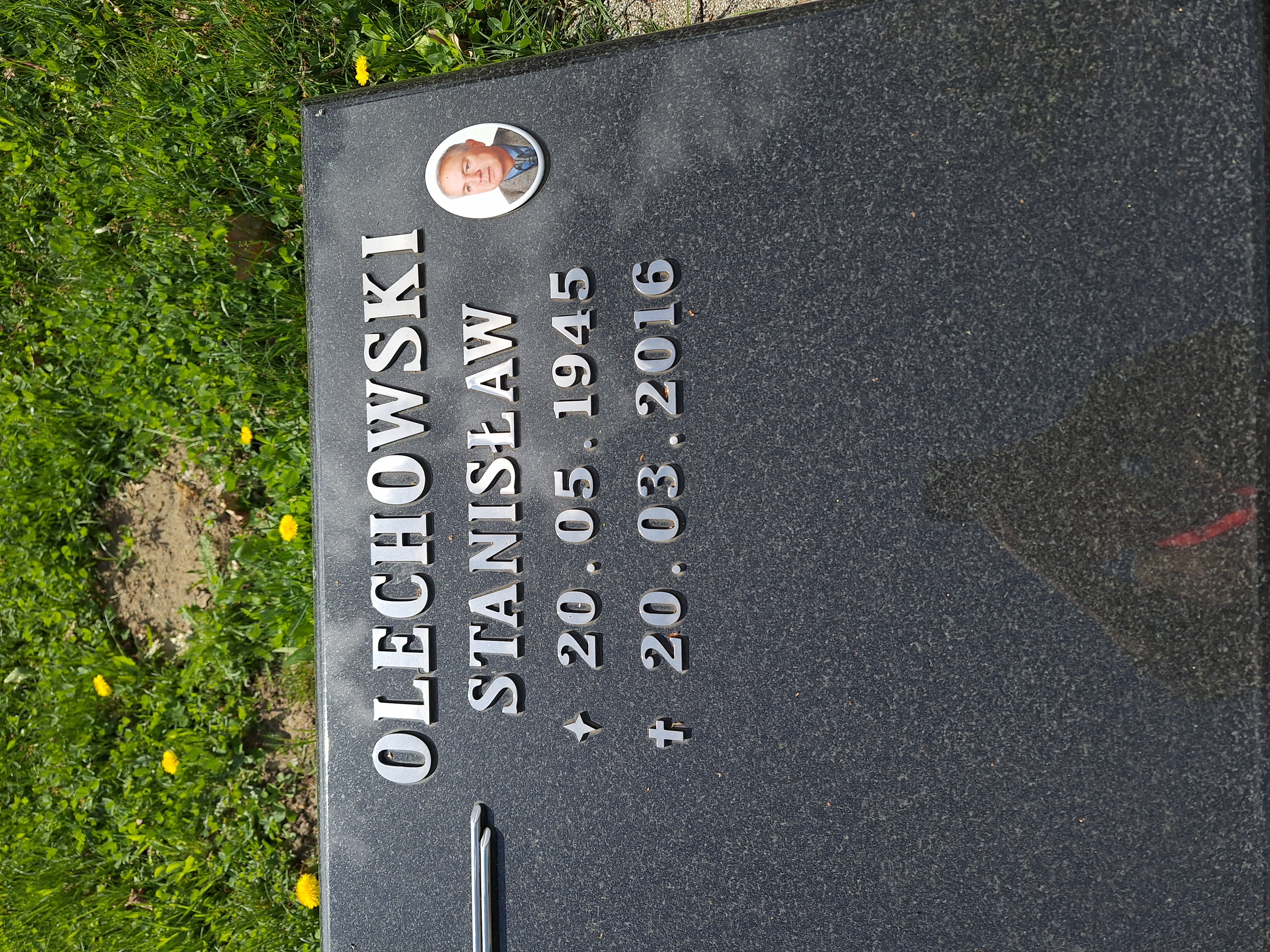 Grób Stanisław Olechowski